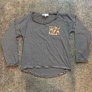 Black & White Top - Floral Pocket & Long-Sleeves